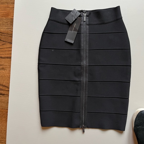 BCBG NWT Black “Josey” bandage skirt with full zip front detail. - Picture 2 of 5